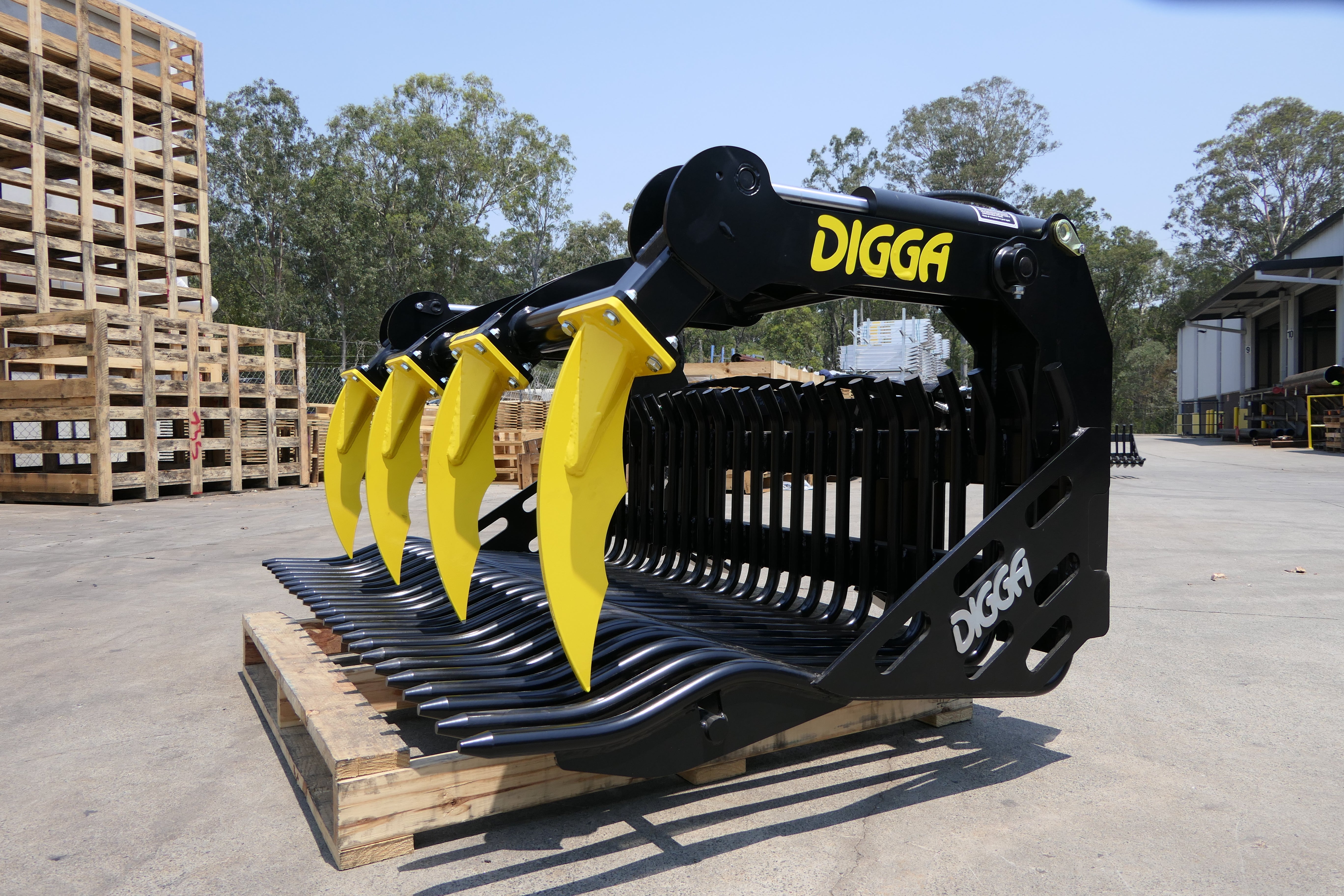 ROCK BUCKET (OPTIONAL GRAPPLE)