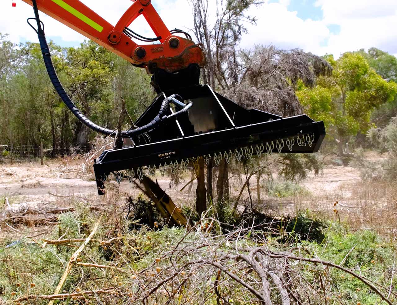 EXCAVATOR BRUSH CUTTER