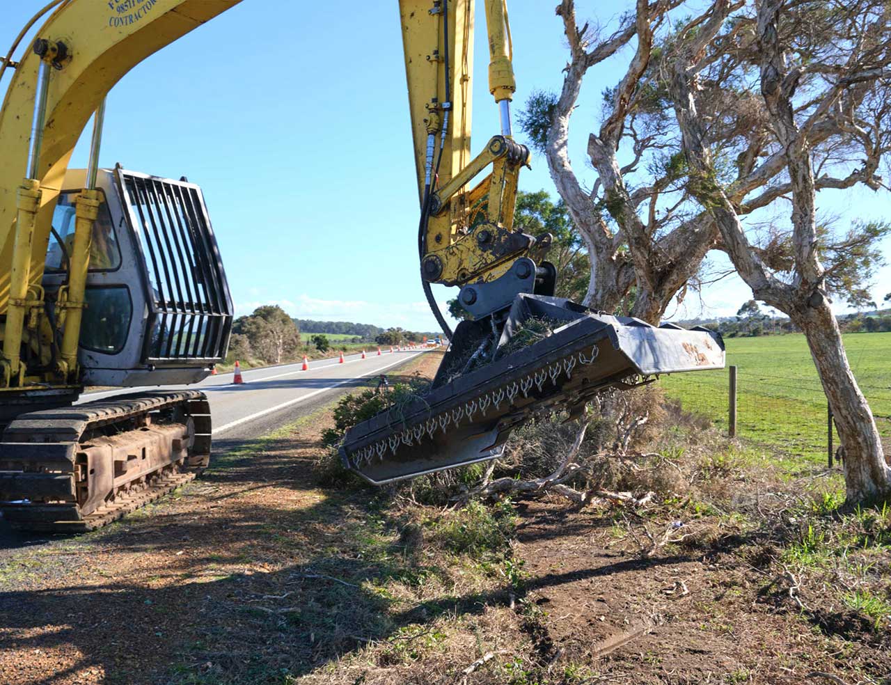 EXCAVATOR BRUSH CUTTER